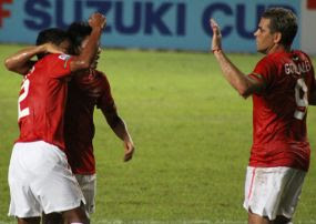 http://images.detik.com/content/2010/12/01/76/inaVSmas-i.JPG