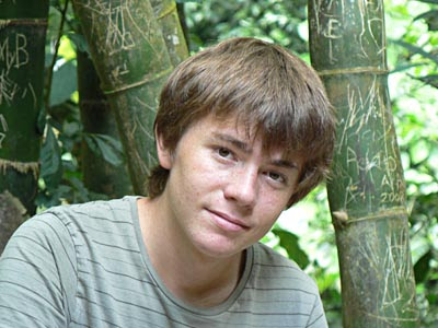 clem devant les bambous.jpg