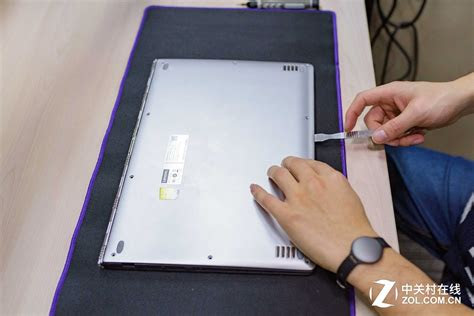 Unplug the power cord, press and hold the power button for 30 . Lenovo Yoga 900 Disassembly | MyFixGuide.com