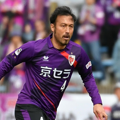 古巣相手に２発の闘莉王が 愛する名古屋サポーター に深々と一礼 その反応は サッカーダイジェストweb