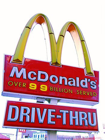 English: McDonalds' sign in Harlem.