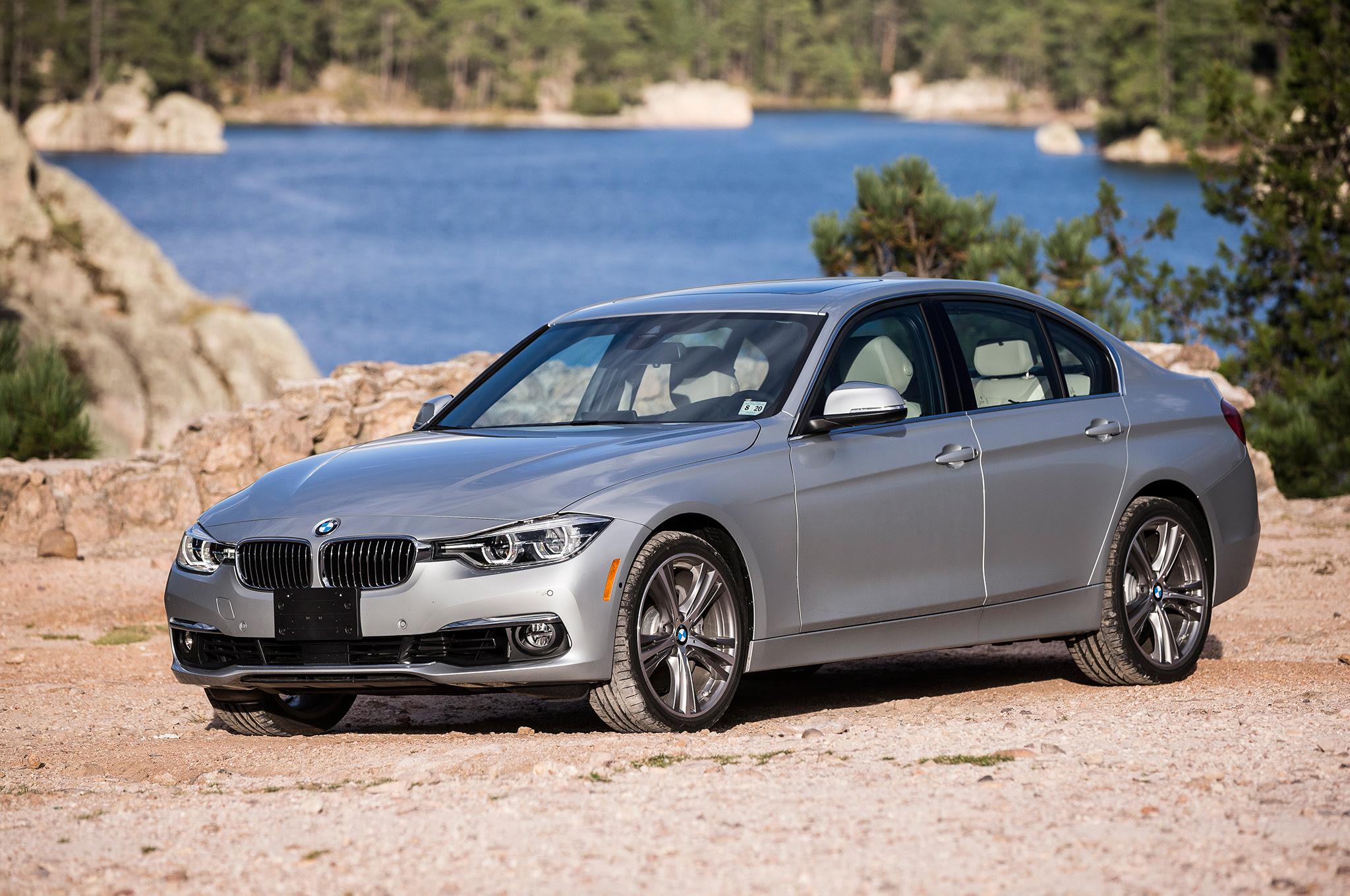 2016 BMW 340i front three quarter