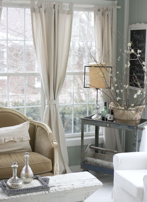 Keys to a rustic chic interior