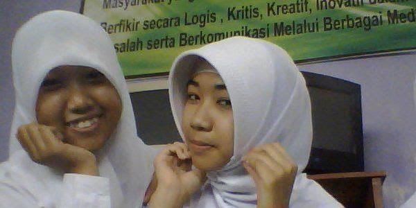 Aku Dan Dia