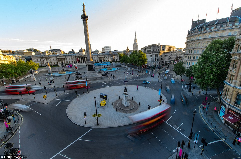 Admiral Lord Nelson's new hat is the statue's first makeover in 200 years