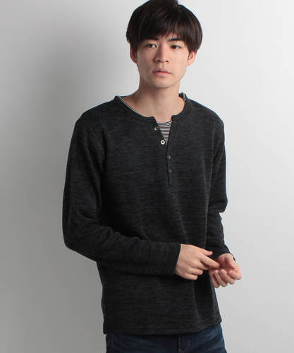 深緑のヘンリーネックtシャツのメンズコーディネート 着こなし