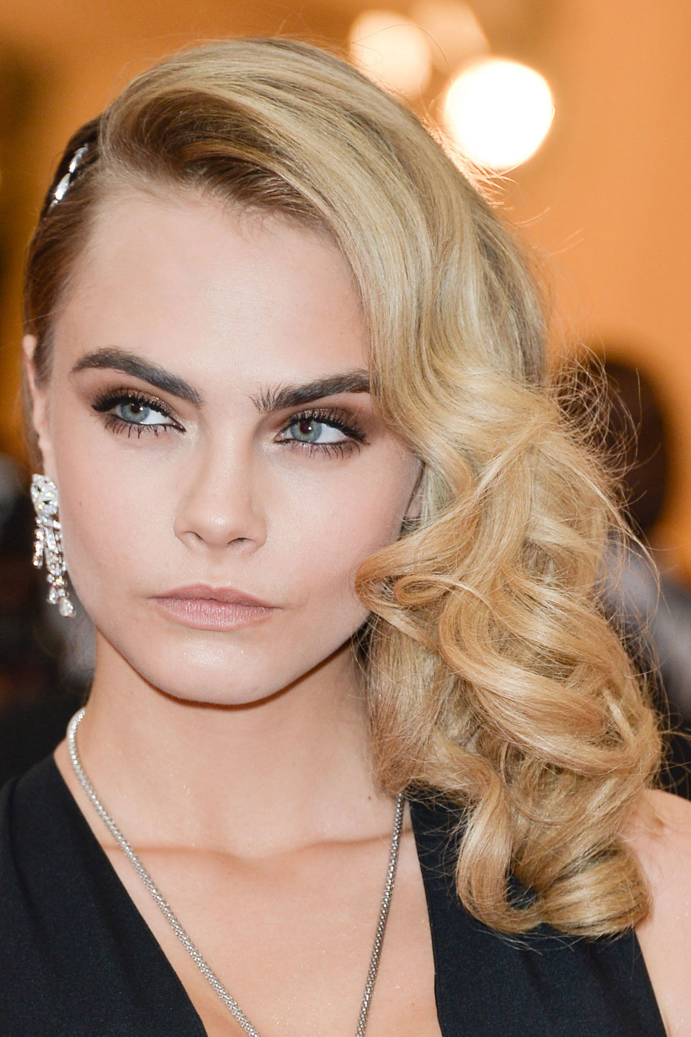 16 Best Guest Hairstyles for Every Kind of Wedding - Easy 