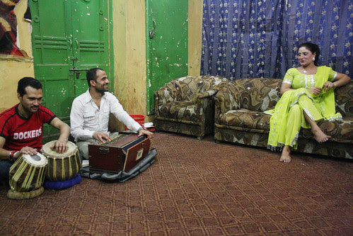 Pakistan Diary – The Dancing Girl of Lahore