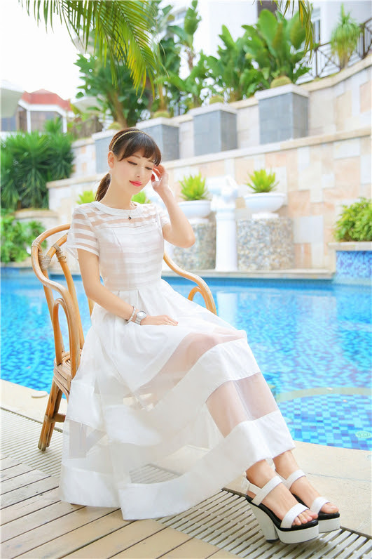 เดรสยาว ผ้าorganzaโปร่งใส ลาย สลับโปร่งใส สีขาว ตัวเสื้อ ผ้าorganzaโปร่งใส เดรสยาว ลาย สลับโปร่งใส ตัวเสื้อ สีขาว