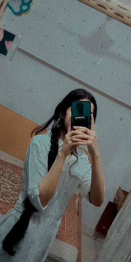 Instagram Beautiful Girls Mobile Hidden Face Mirror Selfies