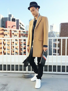 キャメルのチェスターコートのメンズの着こなし 人気のキャメルのチェスターコートを紹介 春夏秋冬トレンド情報ピポパ発信局