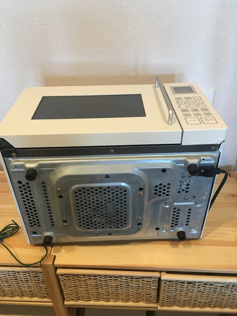 耐震グッズを導入 テレビと電子レンジに粘着ゴムを使ってみた スッキリマニア