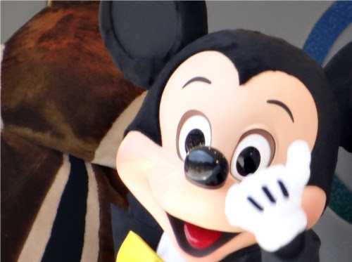 ミッキーはデビュー当時手袋をしていなかった ディズニー裏話 雑学 トリビアが2 000話以上 ディズニーブログ じゃみログ