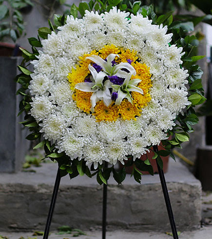死人的花圈 对逝者送花圈有哪些禁忌 怎么送花圈够得体
