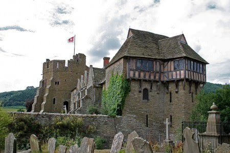 Pictures Of Castles From The Middle Ages. Town and Country in the Middle