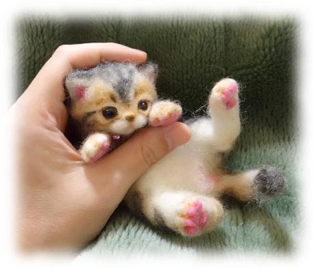 可愛い子猫の写真を見て作りました