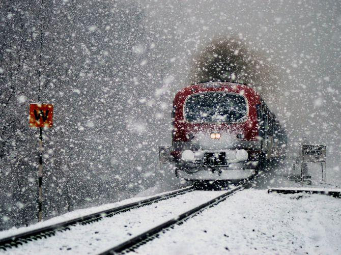 Jammu-Srinagar highway closed after heavy snowfall ...