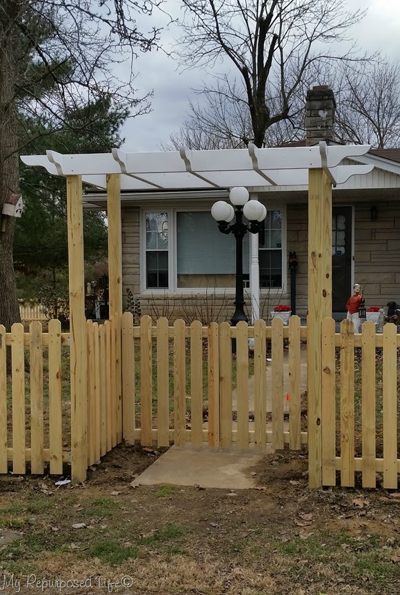 DIY Picket Fence by My Repurposed Life - DIY Done Right