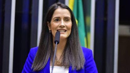 Deputada Amália Barros