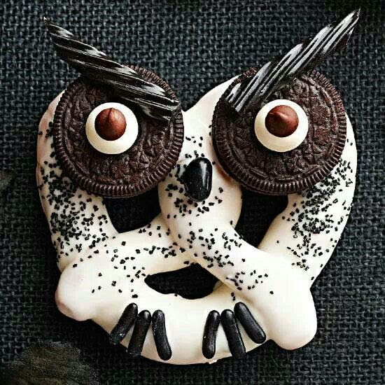 Owl pretzel