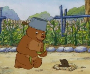 Little Bear: The garden war