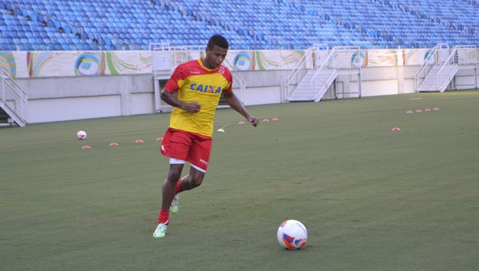 Maguinho, volante do América-RN (Foto: Jocaff Souza/GloboEsporte.com)