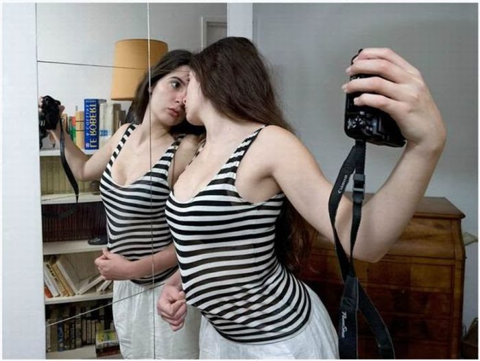 Boys and Girls Playing with Profile Pictures (17 pics)