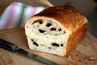 Cinnamon Raisin Swirl Bread