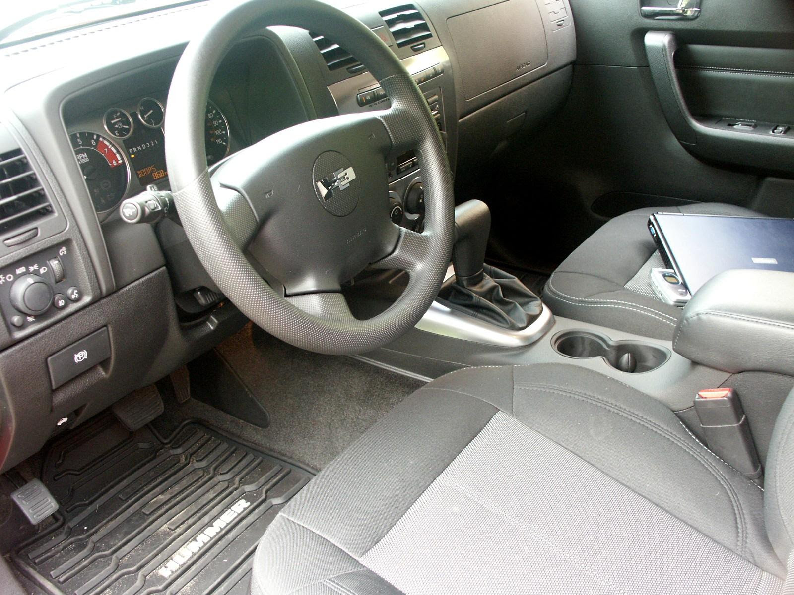 Hummer H3 interior