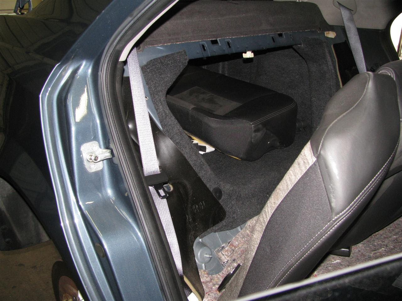 Service manual [2005 Cadillac Sts Back Seat Removal ...