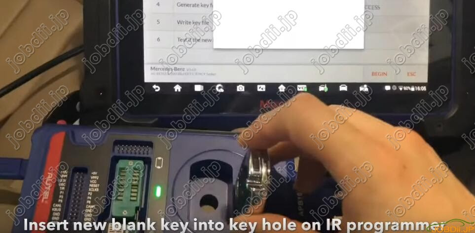 Autel-IM608-All-Key-Lost-Programming-for-Benz-W212-E200-2012-by-OBD-23