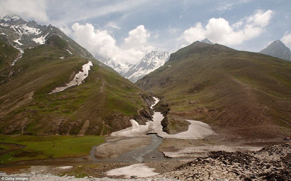 A view of snow-covered glaciers along Srinagar-Leh highway, near the treacherous pass. In winter heavy snow can be anywhere between 15 to 24 metres high