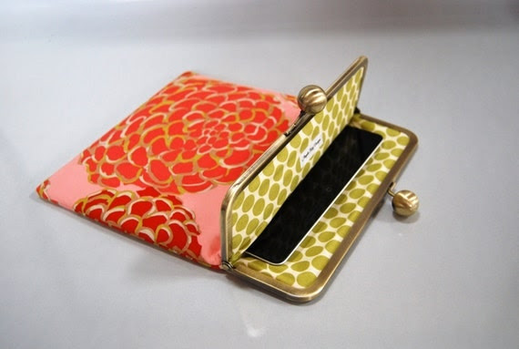 Unique and Stylish iPad / Kindle DX / Motorola Xoom Clutch Case "Del Hi"