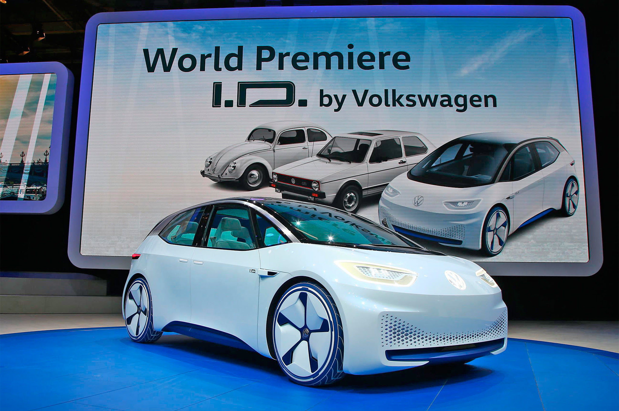 Volkswagen I D concept front three quarter 06