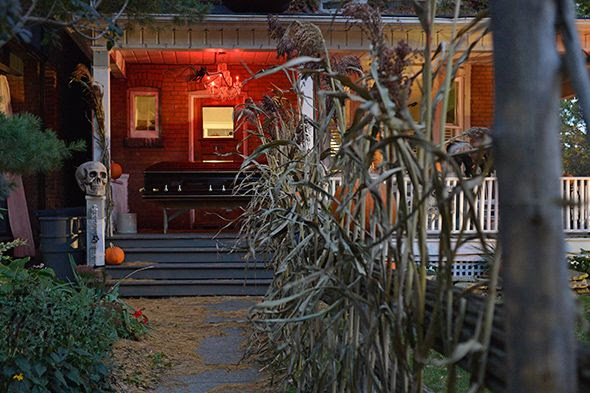 Toronto house halloween decorations