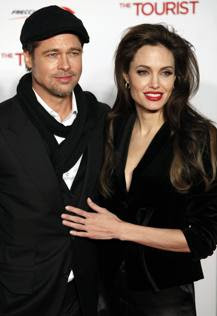 Angelina Jolie chiede il divorzio da Brad Pitt: amore finito dopo 12 anni