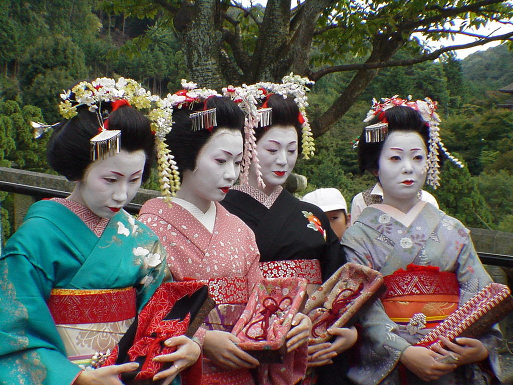 http://outsiderjapan.pbworks.com/f/1241104812/geisha.jpg