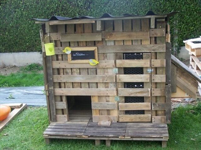 ... chicken wire door diy pallet media stand with chicken wire diy retro