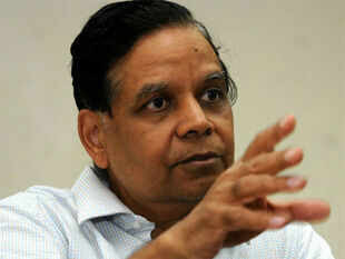 Sen has never called for an end to the licence-permit raj, <br/> liberalisation of foreign trade and investment in <br/> banking, telecommunications and civil aviation.