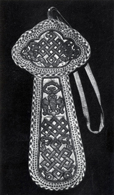 Кисет для табака. Шелк, вышивка. XIX в. Частное собрание. Улан-Батор