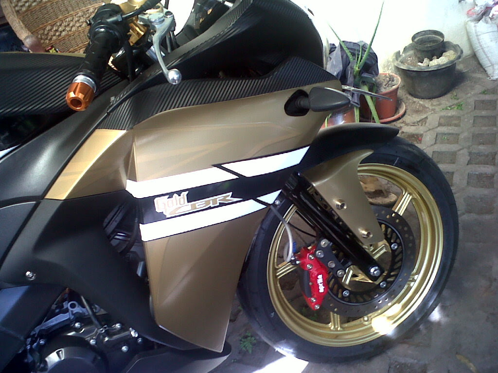 All New Honda CBR 150R 2011 Full Modif Branded Gold CBR Theme