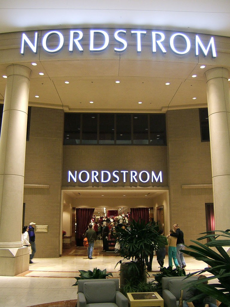 Description Nordstrom.jpg