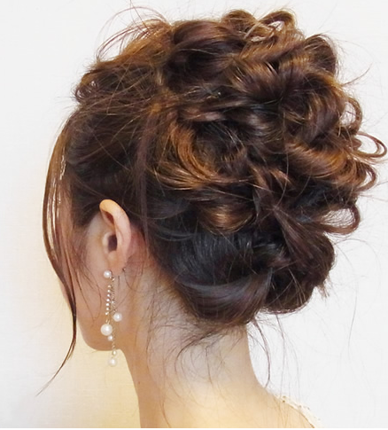 お呼ばれ結婚式の髪型特集 自分でできるヘアアレンジとマナー 年最新版