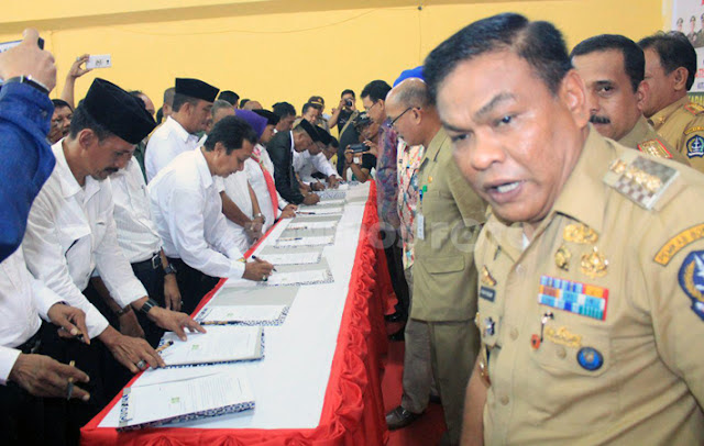 423 Calon Kades di Bone Tandatangani Pakta Integritas