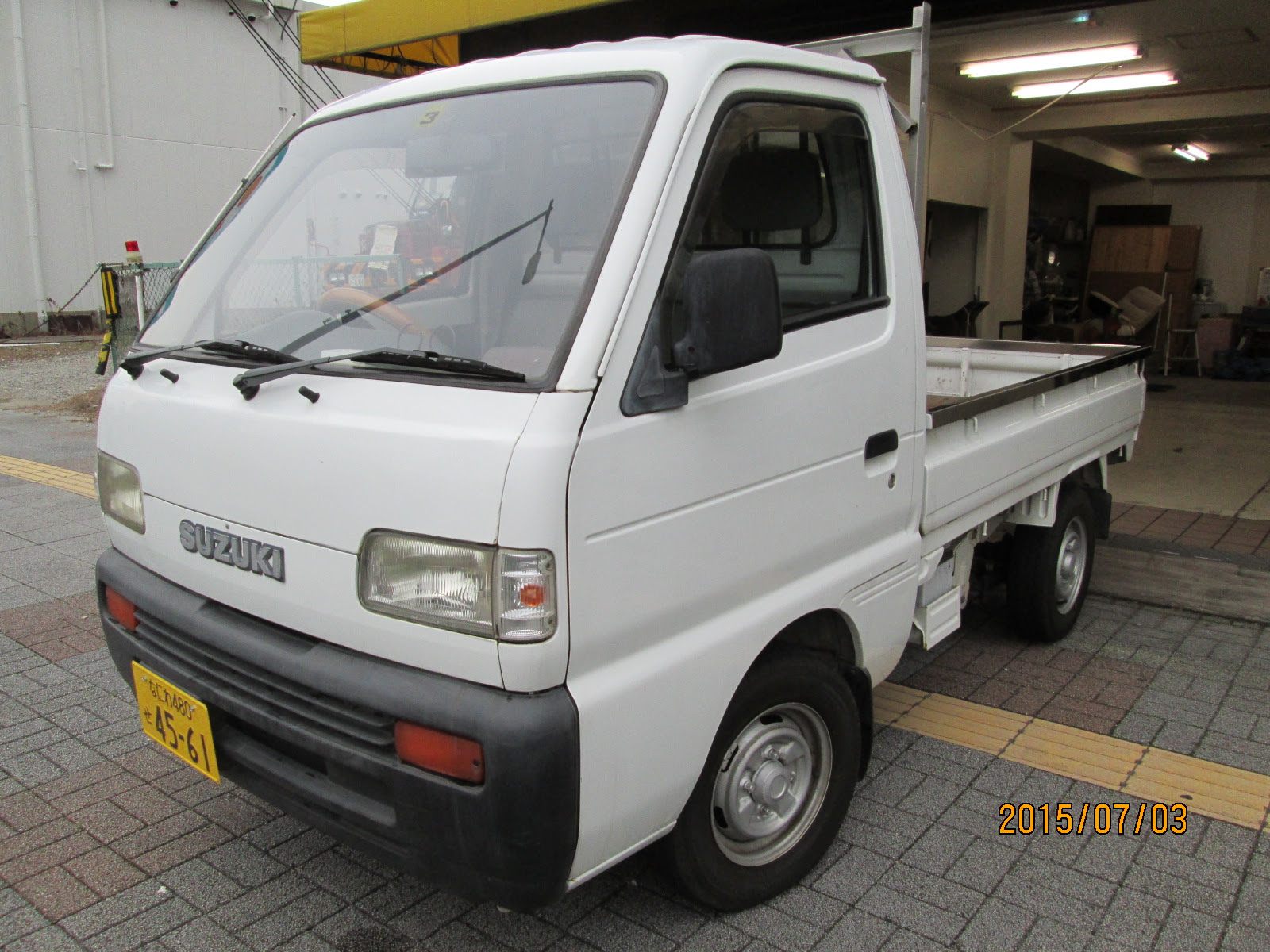 大阪で特選激安価格の中古車販売に挑戦中 ライフオートlifeauto