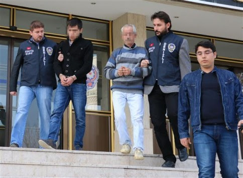 Φρικτό έγκλημα: Απήγαγαν, μαχαίρωσαν 65 φορές και έθαψαν ζωντανό 16χρονο γιατί αγάπησε!