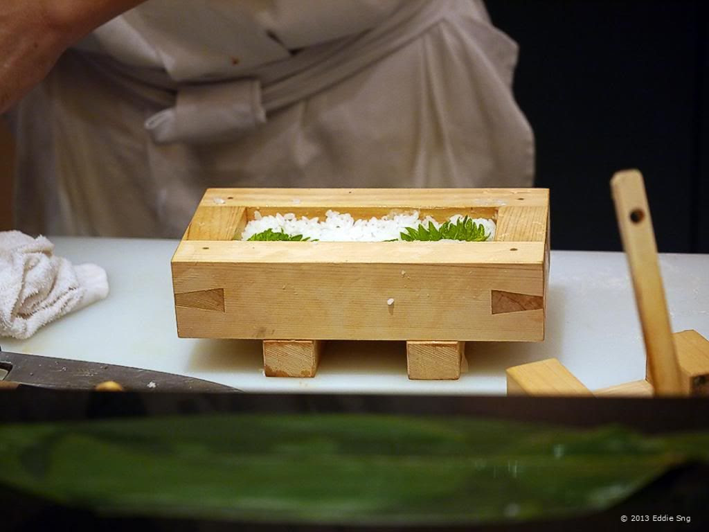 Sushi Kanda Making Mackarel Sushi photo JapaneseDinnerBKKDec201325.jpg
