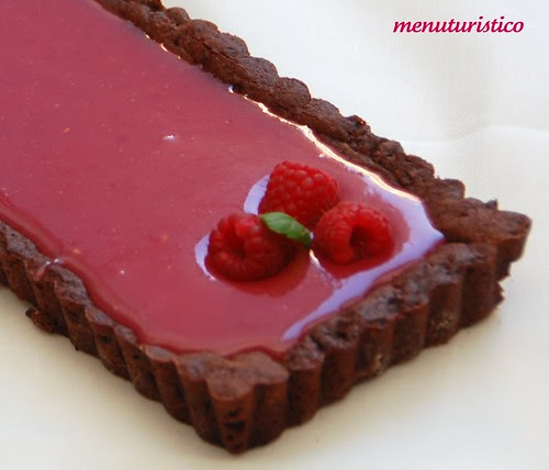crostata al cioccolato con caramello ai lamponi