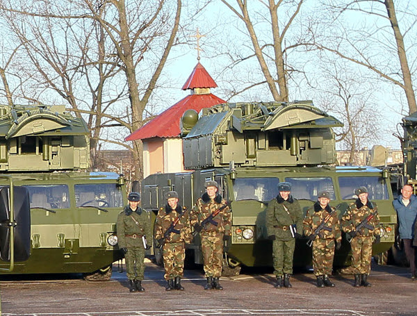 Первая батарея российских ЗРК  Тор-М2  в Беларуси В рамках объединённой военной группировки Союзного государства белорусские войска помогают защищать западные рубежи России.
Фото ИТАР-ТАСС Тор-М2,Беларусь