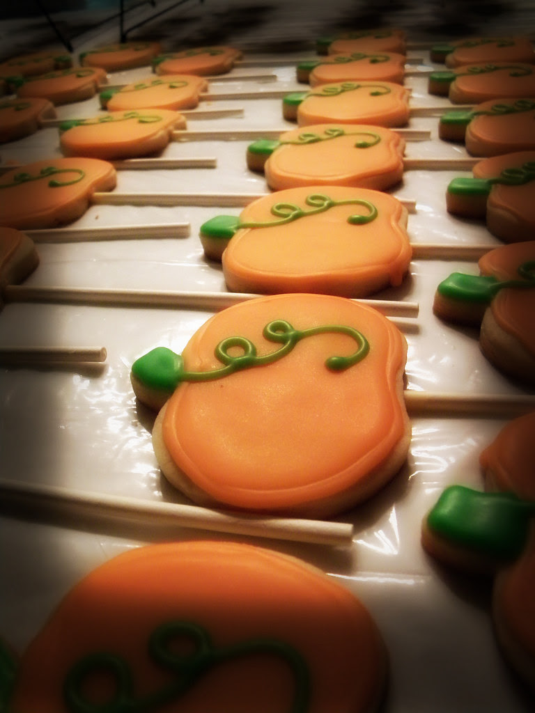 Pumpkin Cookie Pops